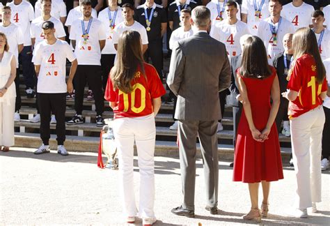 Reencuentros y emotivos gestos en la celebración de la Selección de