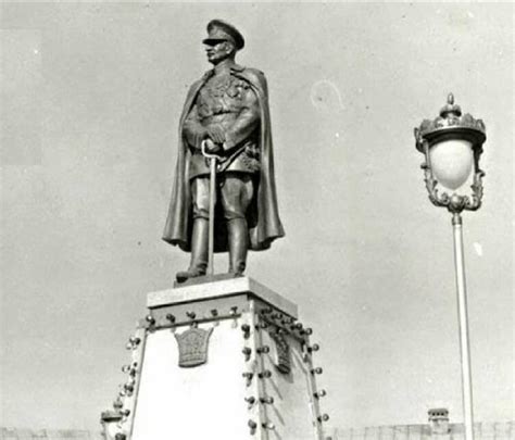 Statue of Reza shah : r/Persianmonarchist