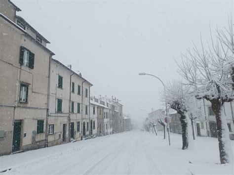 Maltempo Prima Neve Dellanno In Molise Oltre Cm A Capracotta E