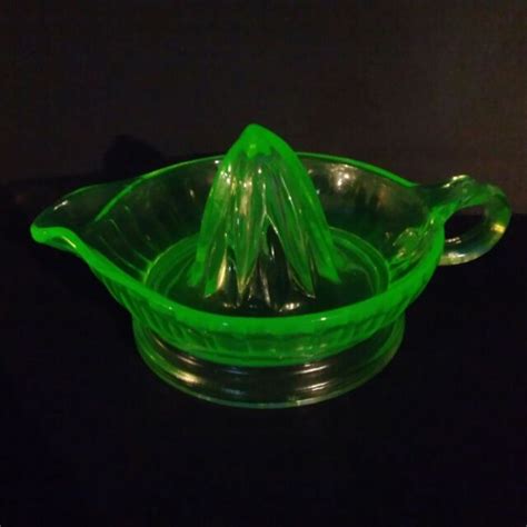 Vintage Anchor Hocking Uranium Glass Large Citrus Reamer Juicer Ebay