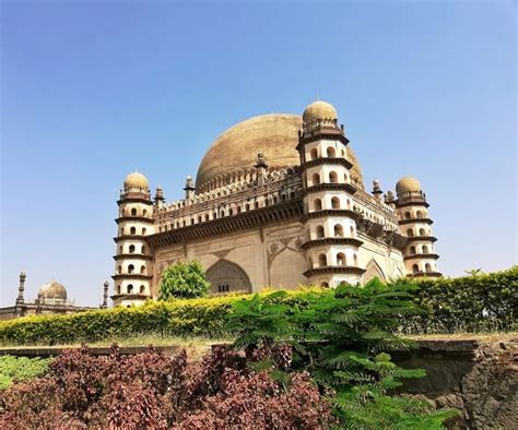 Gol Gumbaz, It's History, Architecture, Facts, Timings