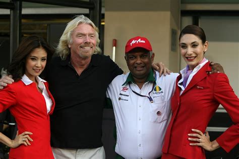 F Richard Branson Una Hostess Speciale Per Tony Fernandes Formula