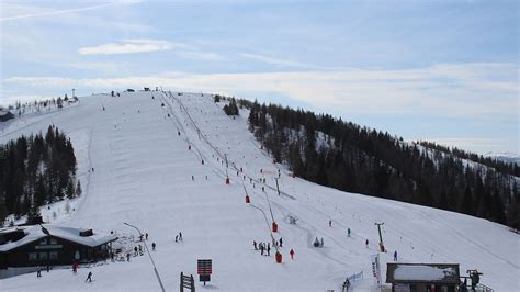 Bad Kleinkirchheim Nockalm Blick auf Panoramaabfahrt Priedröf