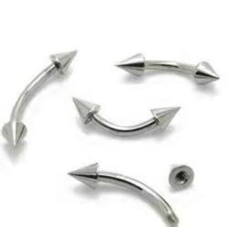 Piercing Microbell Curvo Spike Prata Vertical Labret Sobrancelha A O