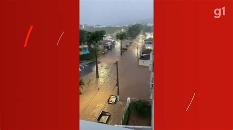 Temporal Causa Estragos Em Taubat E S O Jos Dos Campos Vale Do