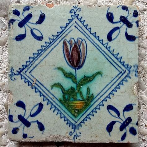 Azulejo antiguo raro con tulipán Loza de barro Catawiki