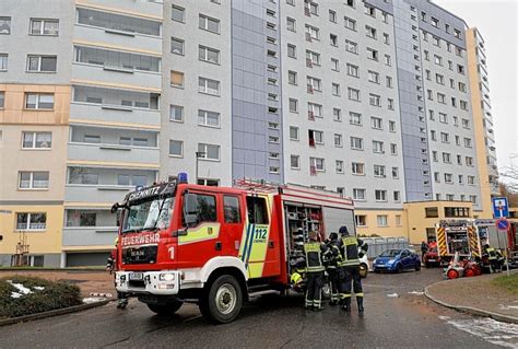 Großeinsatz der Feuerwehr Brand in Hochhaus in Chemnitz