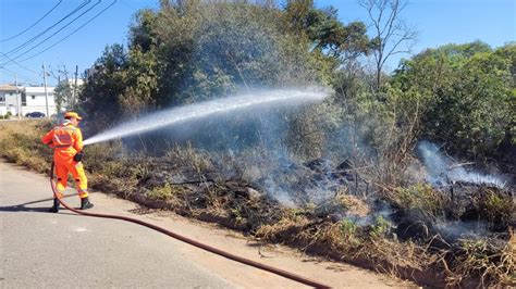 Incêndio consome 400 metros de vegetação em Poços de Caldas ONDA POÇOS