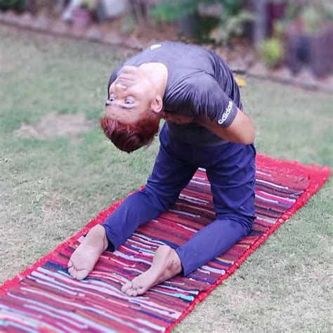 Dr Narendra Did Niralamba Ustrasana Yoga For 10 Minutes 38 Seconds Has Already Made A Record