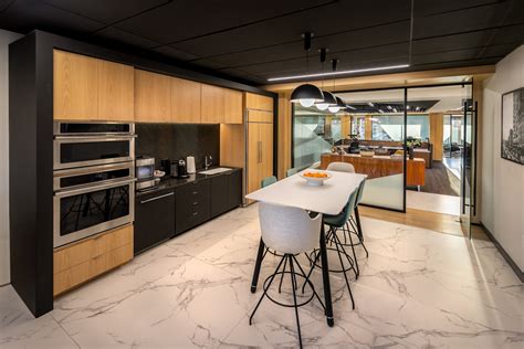 Working at hatcher and saddler reveals a surprising office culture 4