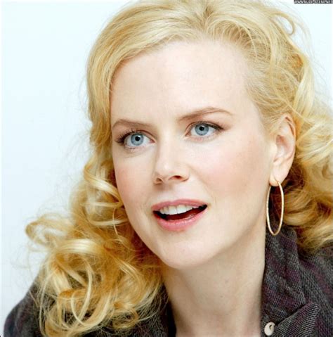 Nicole Kidman High Resolution Beautiful Posing Hot Babe Nicole Kidman