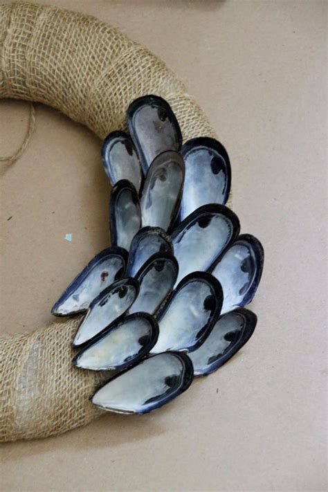 A Coastal Inspired Shell Wreath Tilly S Nest Oyster Shell Crafts