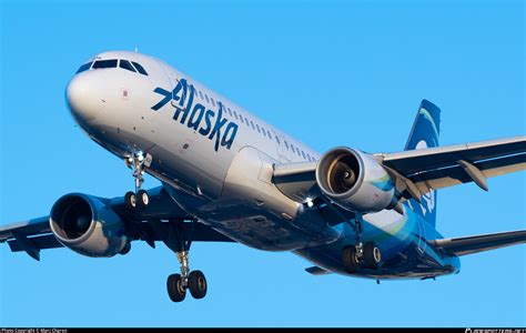 N838VA Alaska Airlines Airbus A320-214 Photo by Marc Charon | ID ...