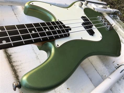 Soulmate 4 Sage Green De Gier Guitars Basses