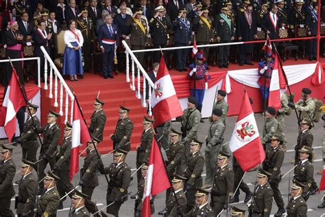 Fiestas Patrias 2024 Ejército Del Perú A Paso Marcial En La Gran Parada Y Desfile Cívico