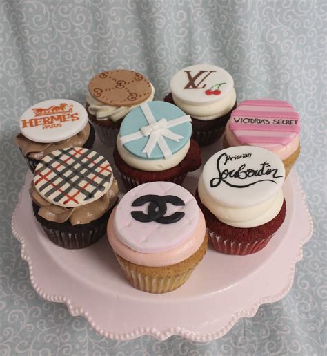 Custom Cupcakes And Cookies Oakleaf Cakes Bake Shop