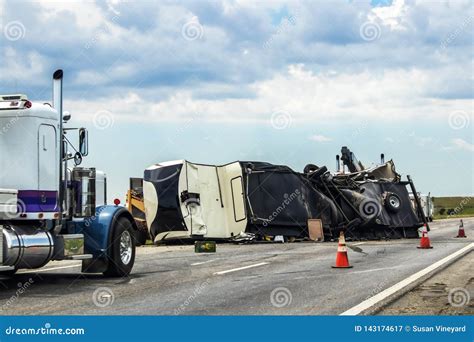 Fifth Wheel RV Overturned on Highway with Wench Truck Trying To Get it ...