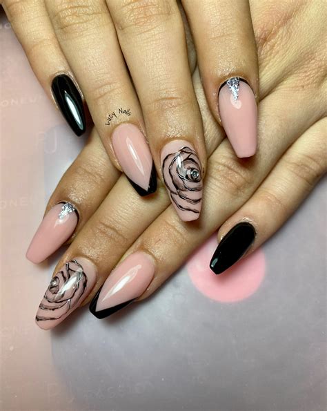 Nails Black Nude