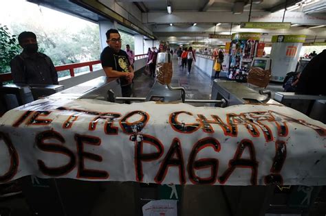 La Jornada Protestan en estación del Metro Universidad por muerte de