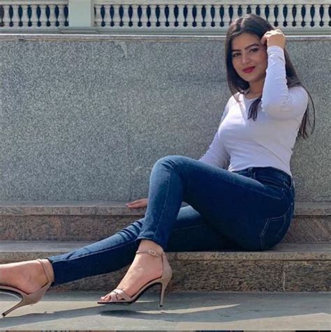 Fashionable Levis Outfit Inspiration