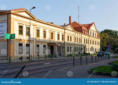 Parte Esterna Della Banca Spo Dzielczy A Tarnowskie Gory Fotografia