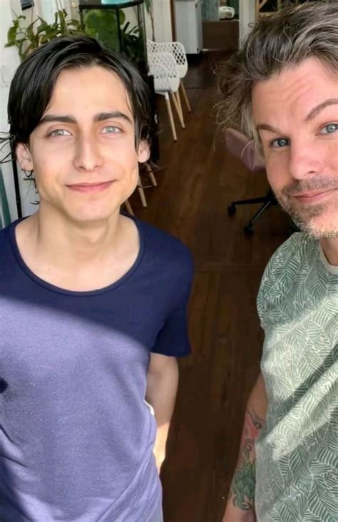 Aidan Gallagher En Chicos Famosos Famosas Guapas Novios