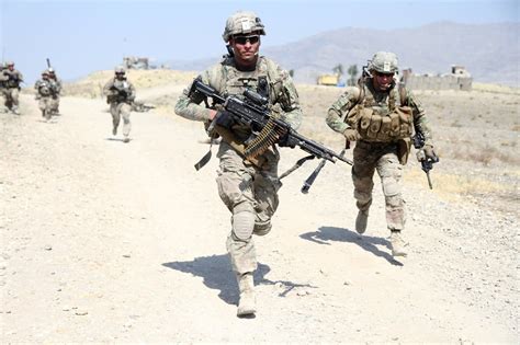 The Army’s next machine gun could fire caseless ammo — and one of these ...