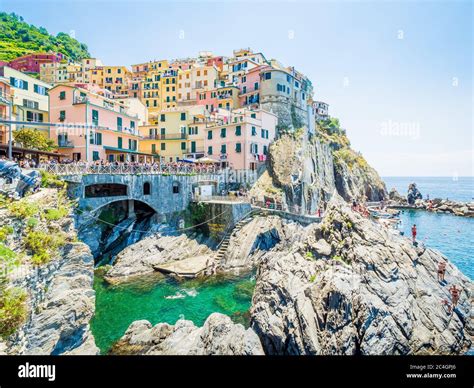 Manarola Ancient Village In Cinque Terre Italy Stock Photo Alamy