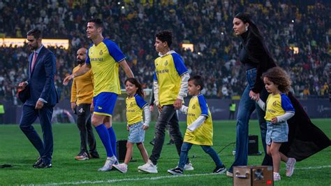 Cristiano Ronaldo Et Georgina Rodriguez Pr Sentation En Famille En