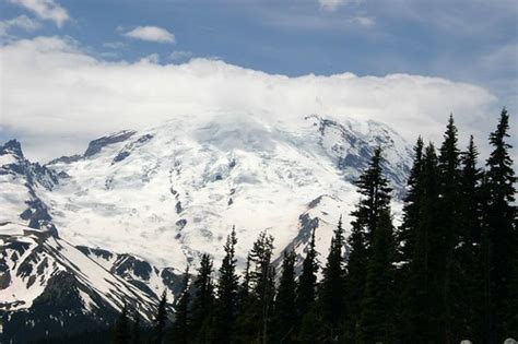 Mt Rainer Mount Rainier Is A Dormant Stratovolcano Also K Flickr