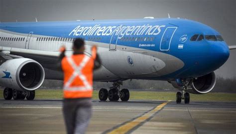 Gobierno de Milei impulsa privatización de Aerolíneas Argentinas