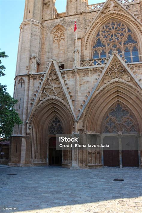 Dua Pintu Masuk Ke Masjid Lala Mustafa Pasha Famagusta Siprus Foto Stok