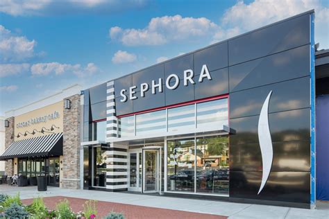 Retail - Restaurant - Corporate Interior - Exposures, Ltd.