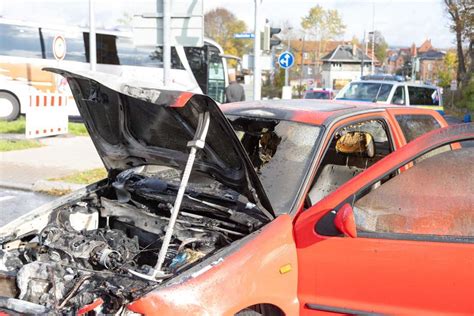 Hildburghauen Auto Brennt Nach Unfall Komplett Aus Hildburghausen