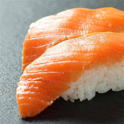 Nigiri Sushi Salmone Warai