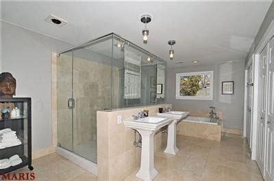 5 X 6 Full Bathroom Layout