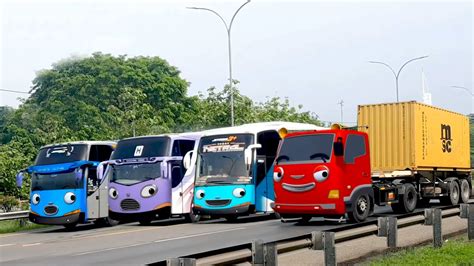 Dijalan Ini Ada Banyak Mobil Bus Telolet Basuri Dan Truk Trailer Besar