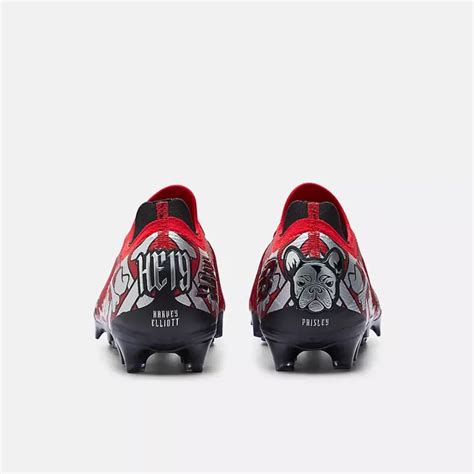 Des Crampons Inspir S Par Son Chien Pour Harvey Elliott