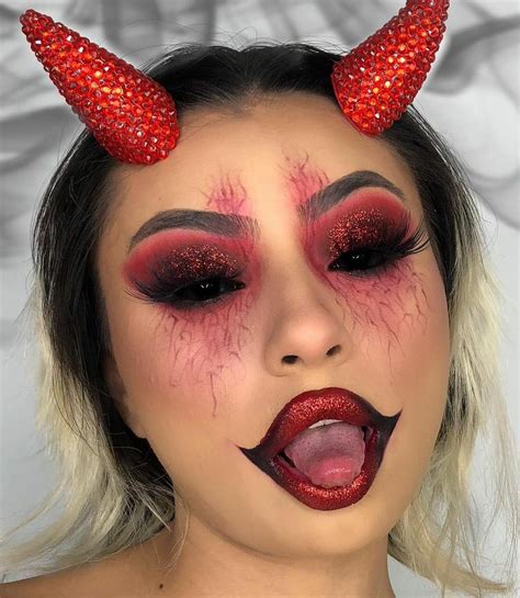 Pin By 𝐛𝐨𝐫𝐧𝐢𝐧𝐰𝐫𝐨𝐧𝐠𝐞𝐫 On 𝗠𝗔𝗞𝗘 𝗨𝗣 Devil Makeup Halloween Makeup