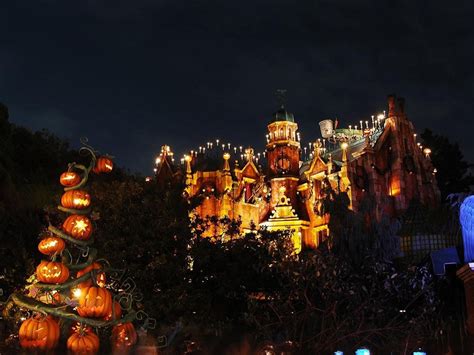 Disney Halloween Wallpaper Backgrounds - WallpaperSafari