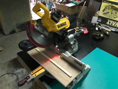 Dewalt Dw717 10 Inch Sliding Compound Miter Saw Double Bevel With