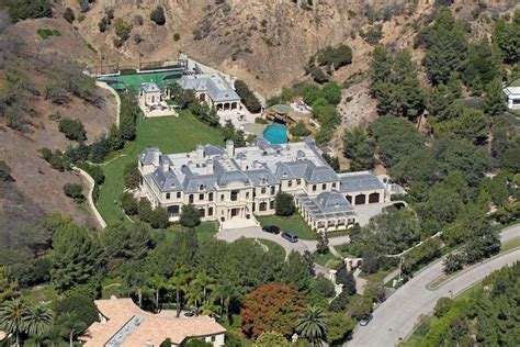 Work is finished on Mark Wahlberg’s enormous LA compound - The Boston Globe