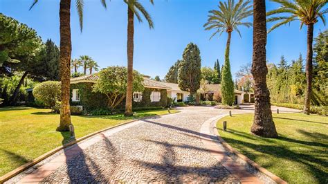 Beautiful Mediterranean Beachside Villa In Guadalmina Baja