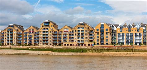 Waterfront Residential Housing Along River Thames, London, England ...