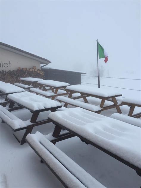 I Video Della Nevicata In Corso A Bolognola