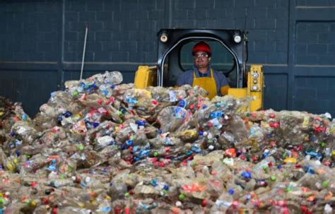 Video Pollution Lhomme A Fabriqu Milliards De Tonnes De