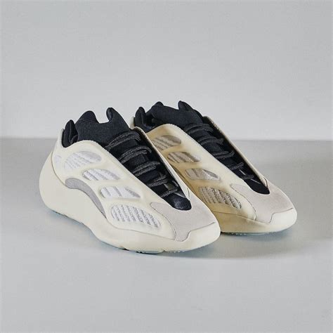 Adidas Yeezy 700 V3 Azael Fw4980 Wethenew