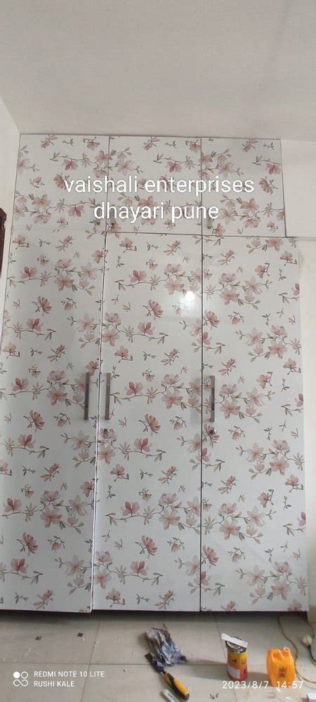 Wooden 3 Doors Almirah And Wadrobe With Locker At Rs 1550 Sq Ft In