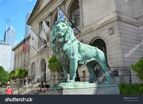 Chicago Illinois August 22 2015 Lion Statue The Statue Is One Of