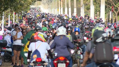 Milhares de motos desfilam por Brasília no último dia do Capital Moto